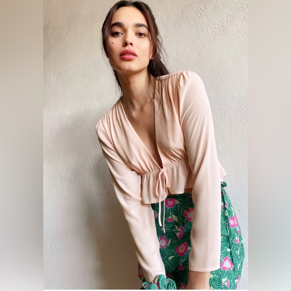 ARITZIA Sunday Best Cropped Tie-Front Blouse | S | - Picture 5 of 9